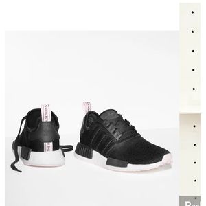 NWT adidas size 10 womens NMD_R1 in core black/mauve magic